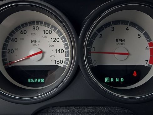 Used 2010 Dodge Challenger R/T w/ Mopar 10 Pkg RWD image 18