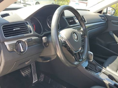 Used 2017 Volkswagen Passat 1.8T SEL Premium FWD image 15