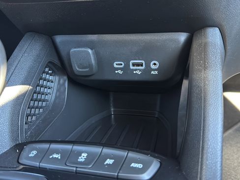 Used 2022 Chevrolet TrailBlazer LT w/ Convenience Package image 35