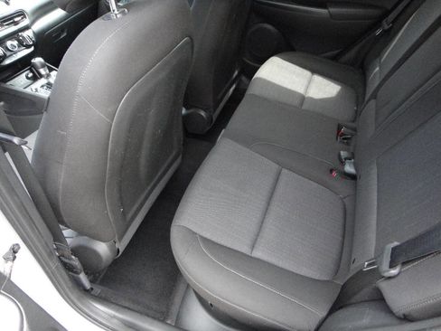 Used 2022 Hyundai Kona SEL w/ Winter Weather Package image 10