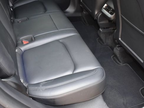 Used 2024 Tesla Model Y Long Range AWD/4WD image 15