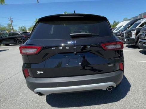 Used 2025 Ford Escape SE FWD image 3