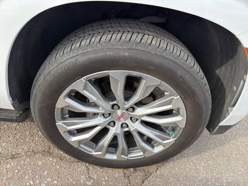 Used 2022 GMC Yukon XL Denali image 11