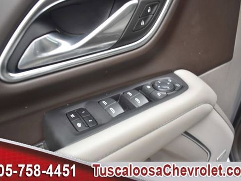 Used 2024 Chevrolet Tahoe Z71 w/ Luxury Package AWD/4WD image 19