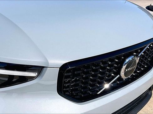 Used 2026 Volvo XC40 B4 Core FWD image 41