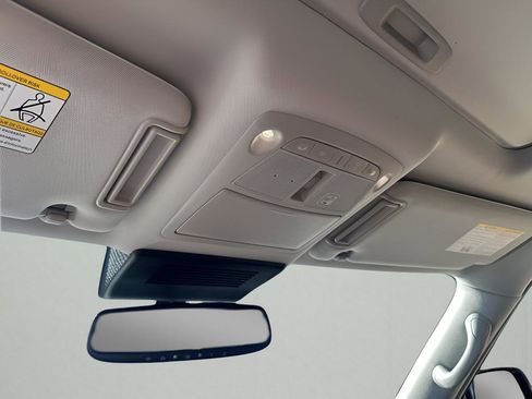 Used 2024 Nissan Armada SL image 38