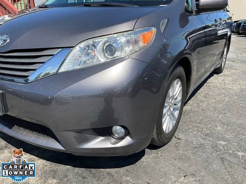Used 2014 Toyota Sienna XLE image 92