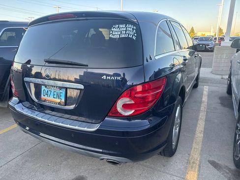 Used 2010 Mercedes-Benz R 350 4MATIC image 2
