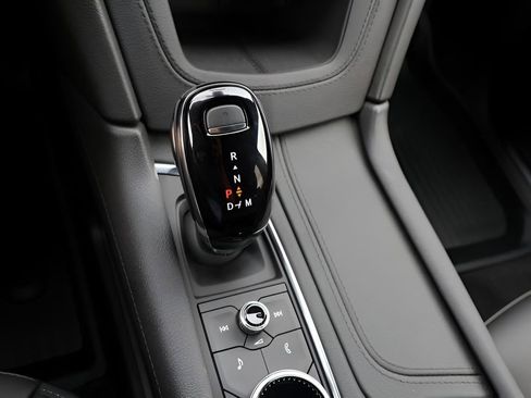 New 2026 Cadillac XT5 Luxury w/ LPO, ONYX Package image 25