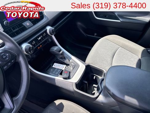 Used 2025 Toyota RAV4 XLE AWD/4WD image 24