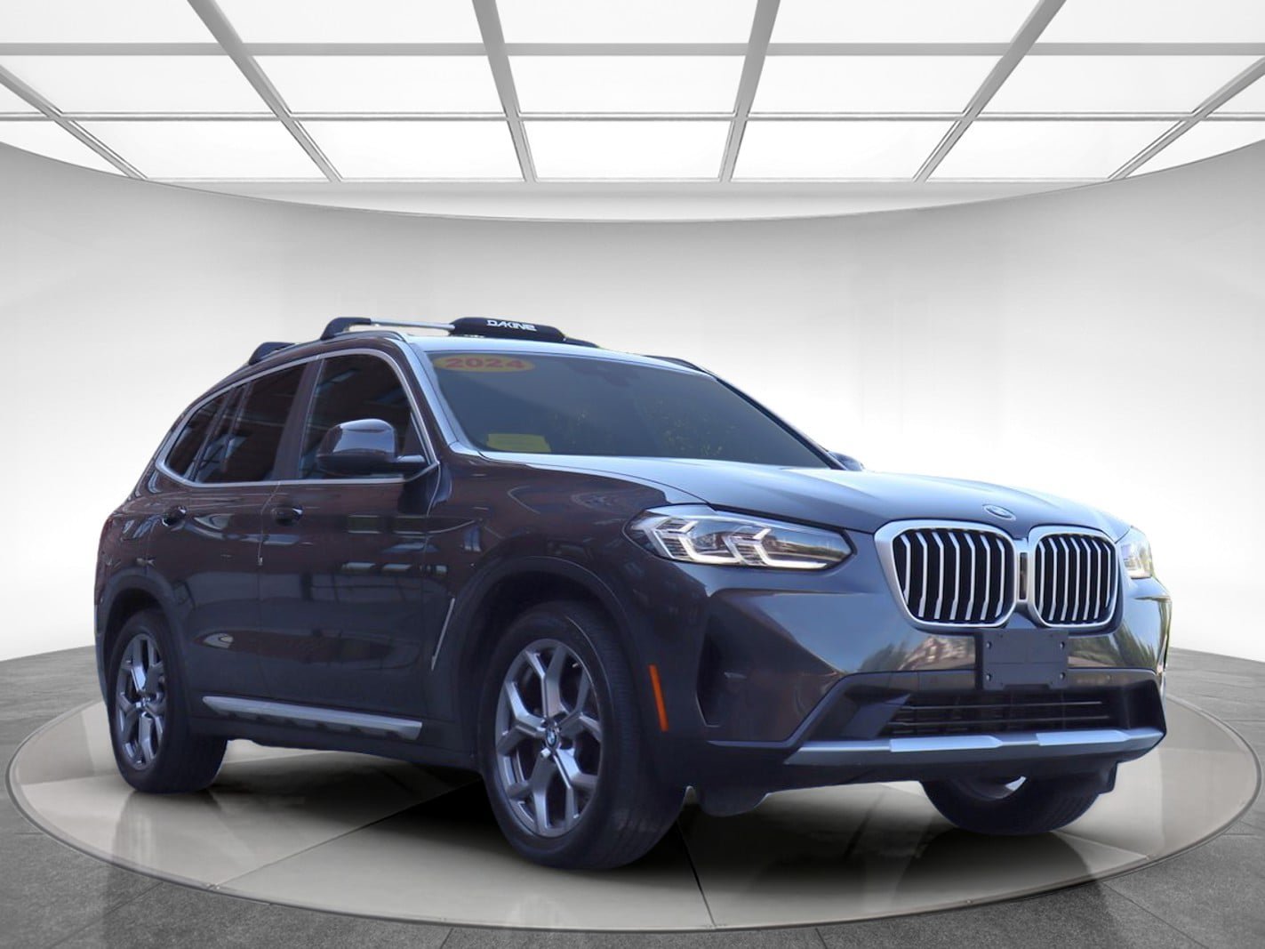 Used 2024 BMW X3 xDrive30i AWD/4WD image 3