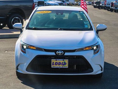 Used 2021 Toyota Corolla LE image 6
