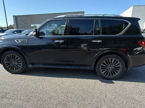 Used 2024 INFINITI QX80 Sensory AWD/4WD image 11
