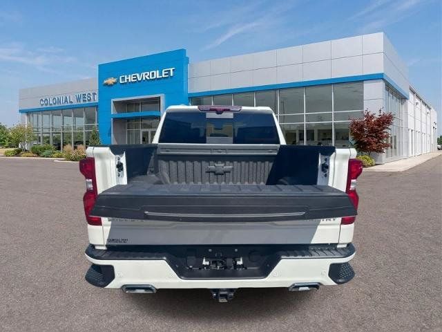 Used 2025 Chevrolet Silverado 1500 High Country w/ High Country Premium Package AWD/4WD image 8