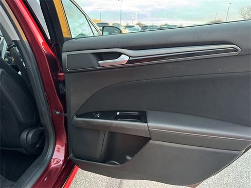 Used 2014 Ford Fusion SE w/ Equipment Group 201A image 15