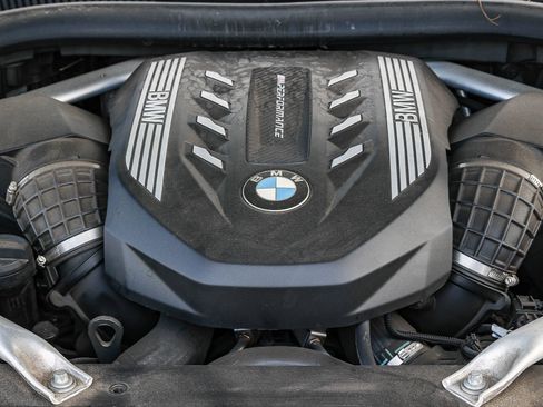 Used 2021 BMW X7 M50i AWD/4WD image 12
