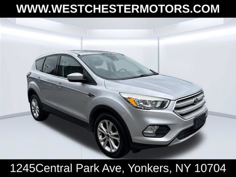 Used 2019 Ford Escape SE FWD image 3