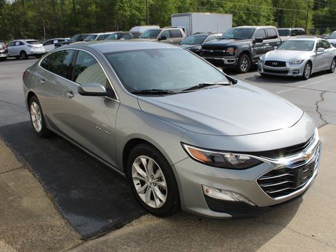 Used 2023 Chevrolet Malibu LT image 2
