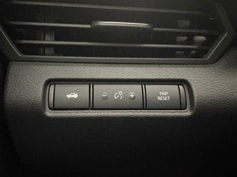 Used 2025 Nissan Altima 2.5 SV FWD image 25