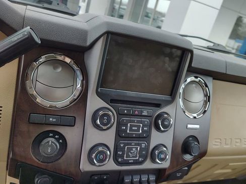 Used 2016 Ford F250 Lariat w/ Chrome Package image 13