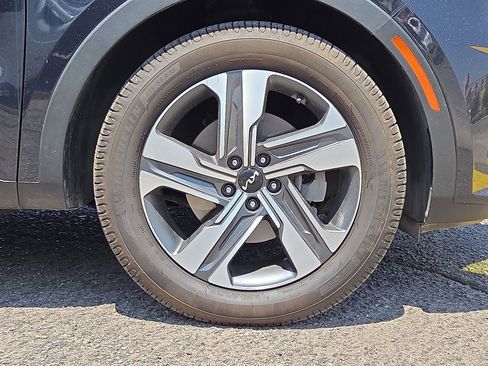 Used 2022 Kia Sorento SX w/ Panoramic Sunroof Package image 5