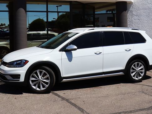 Used 2019 Volkswagen Golf Alltrack S AWD/4WD image 4