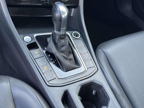 Used 2019 Volkswagen Jetta SE w/ Cold Weather Package image 21