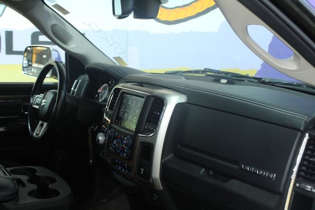Used 2018 RAM 1500 Laramie AWD/4WD image 10