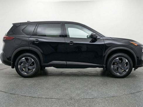Used 2025 Nissan Rogue SV image 11