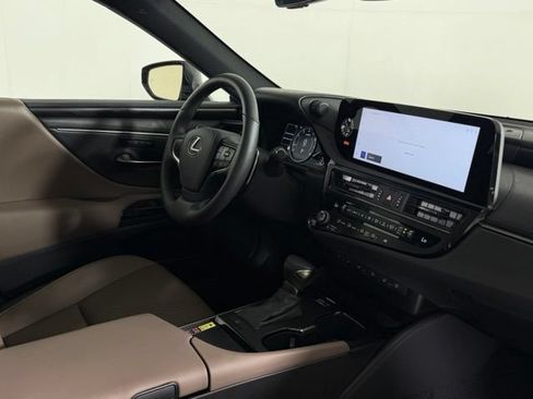 Used 2025 Lexus ES 350 w/ Premium Package FWD image 18