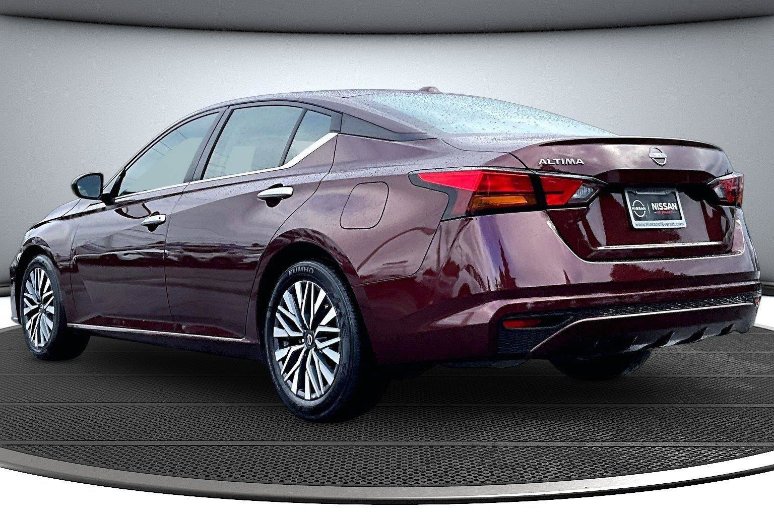 Used 2025 Nissan Altima 2.5 SV FWD image 5