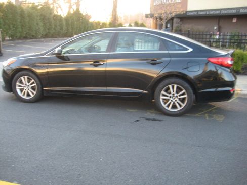 Used 2015 Hyundai Sonata SE image 3