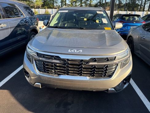 Used 2024 Kia Seltos EX image 8