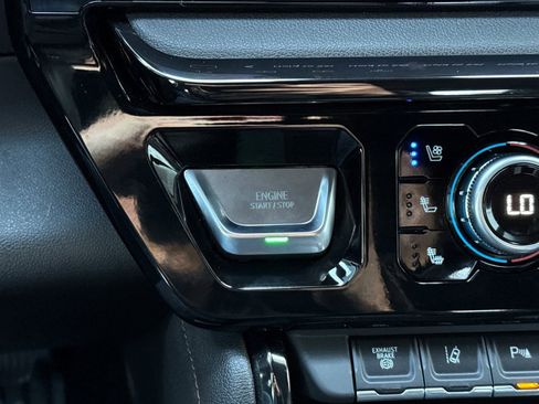 Used 2024 GMC Sierra 2500 AT4 w/ AT4 Premium Plus Package image 22