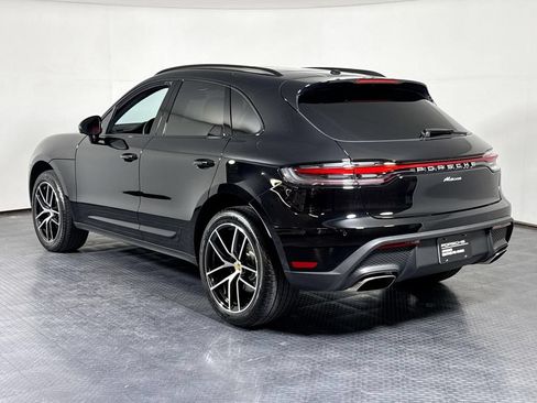 Certified 2025 Porsche Macan AWD/4WD image 3