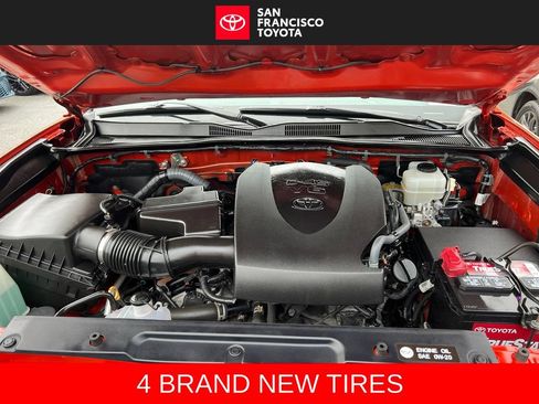 Used 2016 Toyota Tacoma TRD Off-Road AWD/4WD image 39