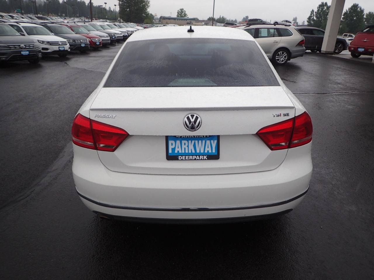 Used 2015 Volkswagen Passat 1.8T SE FWD image 4