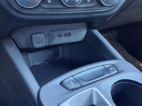 Used 2024 Chevrolet Trax RS w/ Sunroof Package image 14