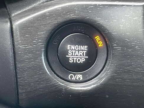 Used 2017 Jeep Grand Cherokee Altitude RWD image 23