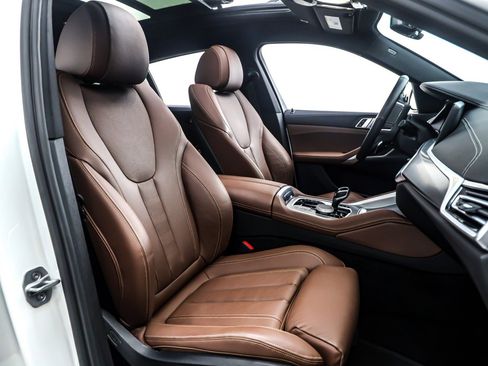 Used 2022 BMW X6 xDrive40i w/ Premium Package image 7