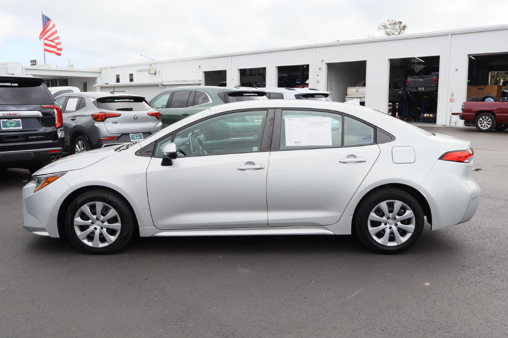 Used 2020 Toyota Corolla LE FWD image 6