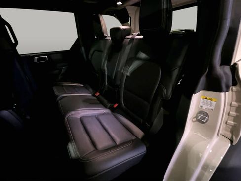 Used 2025 Ford Bronco Badlands AWD/4WD image 19