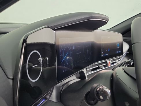 New 2025 Hyundai Elantra SEL image 13