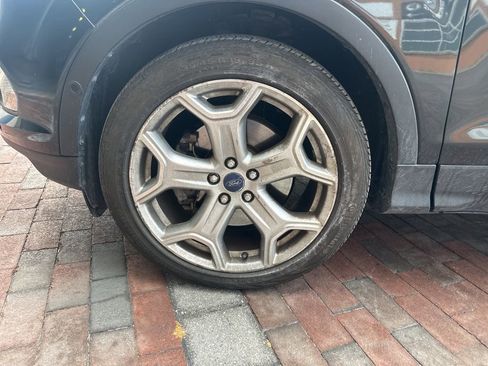 Used 2017 Ford Escape Titanium w/ Equipment Group 301A image 9