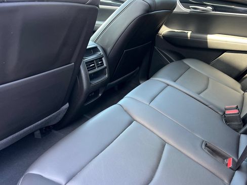 Used 2024 Cadillac XT5 Premium Luxury FWD image 16