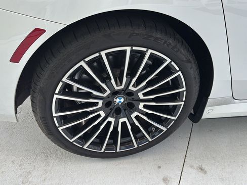 Certified 2024 BMW i7 xDrive60 w/ Executive Package AWD/4WD image 34