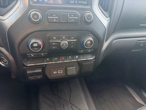 Used 2021 Chevrolet Silverado 1500 LT AWD/4WD image 16