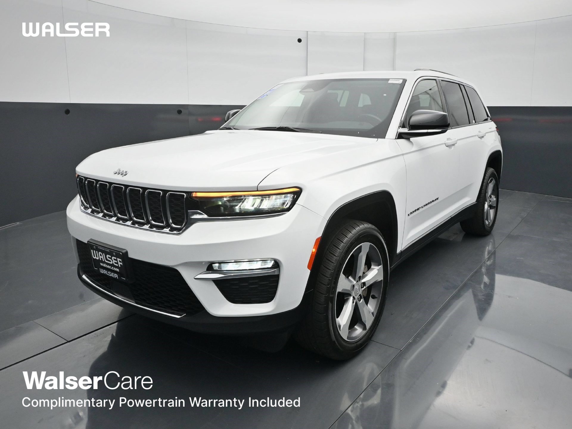 Used 2022 Jeep Grand Cherokee Limited AWD/4WD image 1