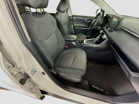 Certified 2019 Toyota RAV4 XLE image 18