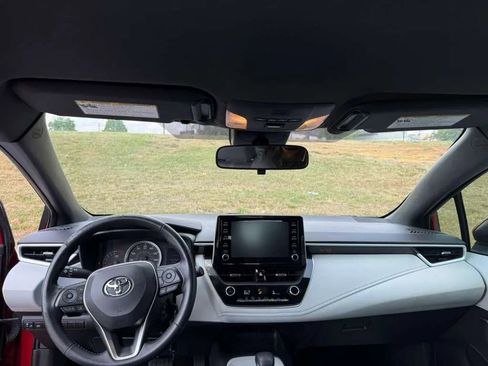 Used 2020 Toyota Corolla SE FWD image 8